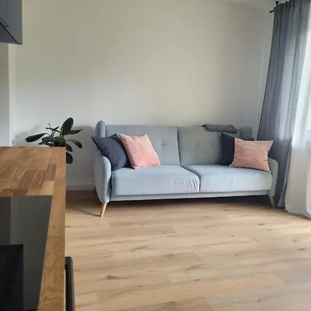 Cozy Corner Apartment *